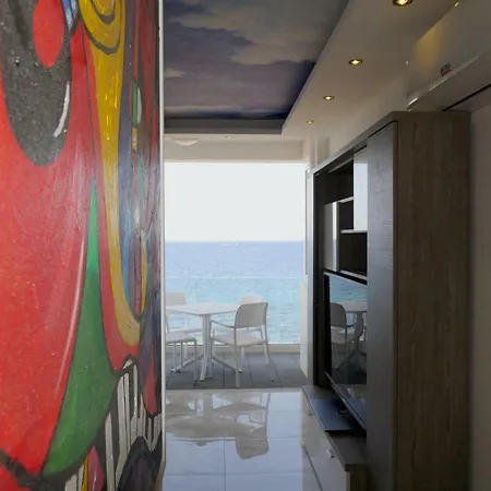 Seabreeze Luxurious Seafront New Lejlighed *