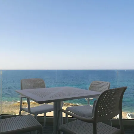 Lejlighed Seabreeze Luxurious Seafront New *